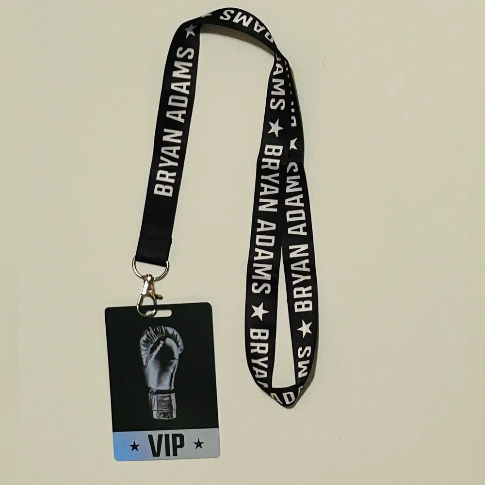 NEW! Bryan Adams “Roll With The Punches”Tour Duffel Bag, Laminate & Lanyard Set
